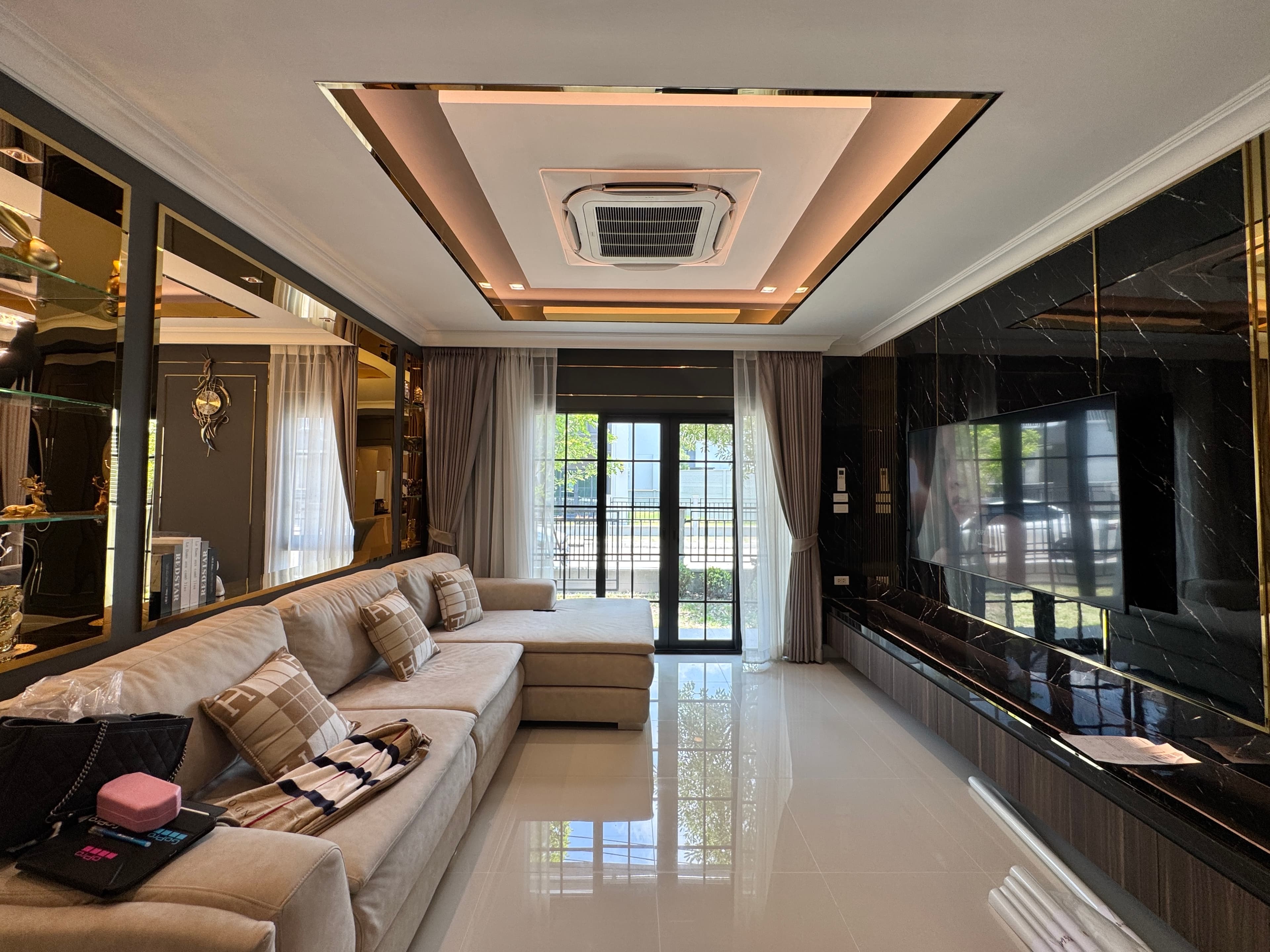Baan Centro Bangna interior design photo 1