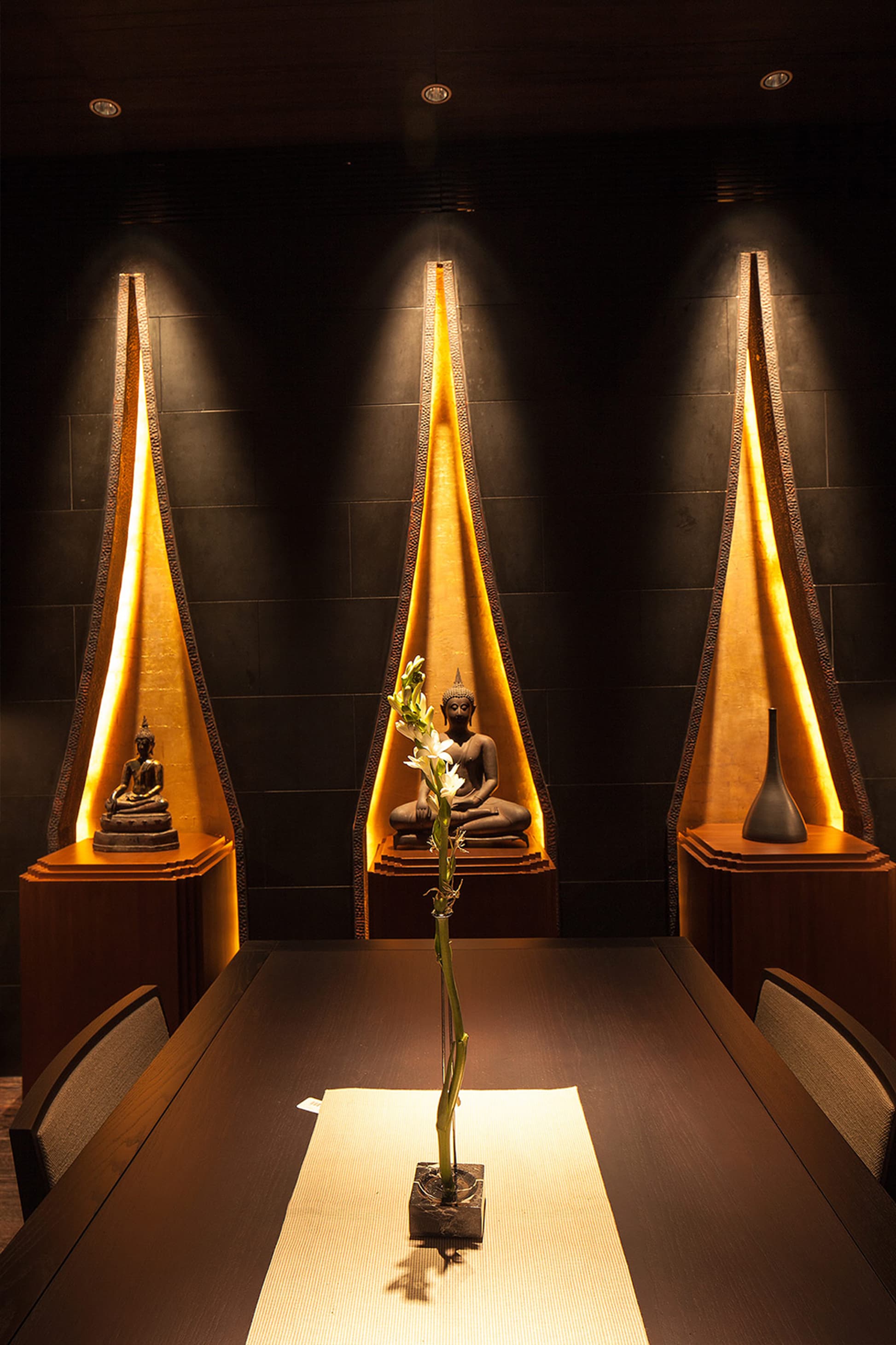 Sukhothai Residence interior design photo 4