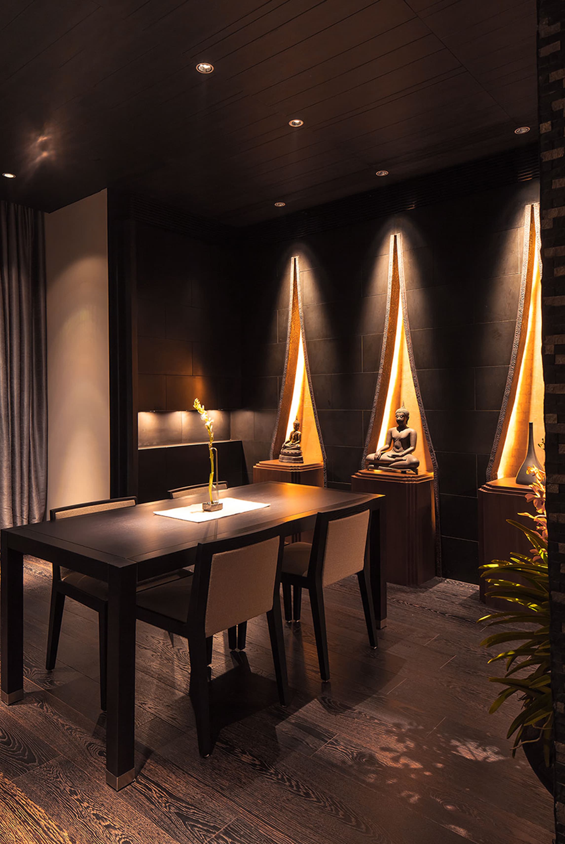 Sukhothai Residence interior design photo 5