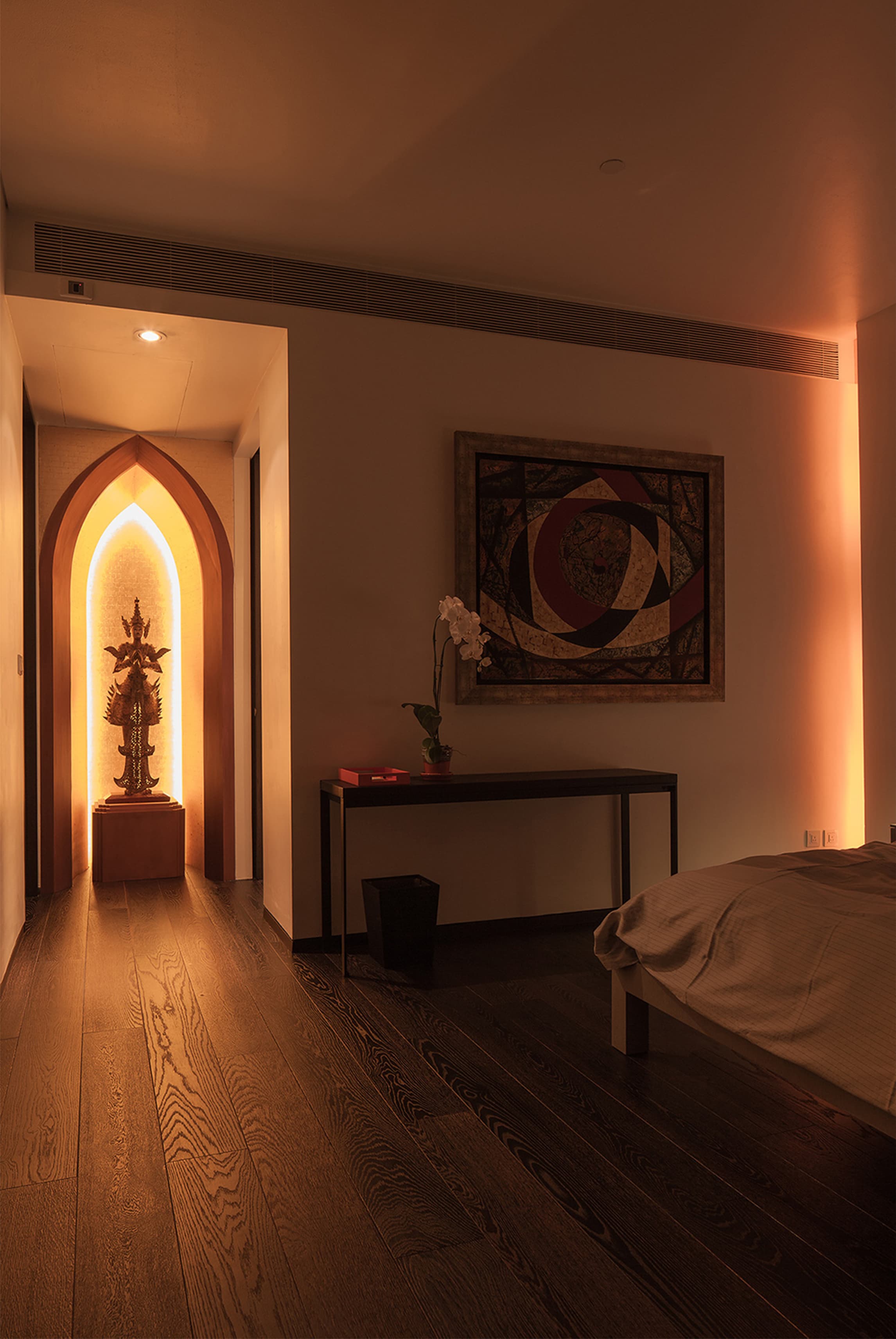 Sukhothai Residence interior design photo 7