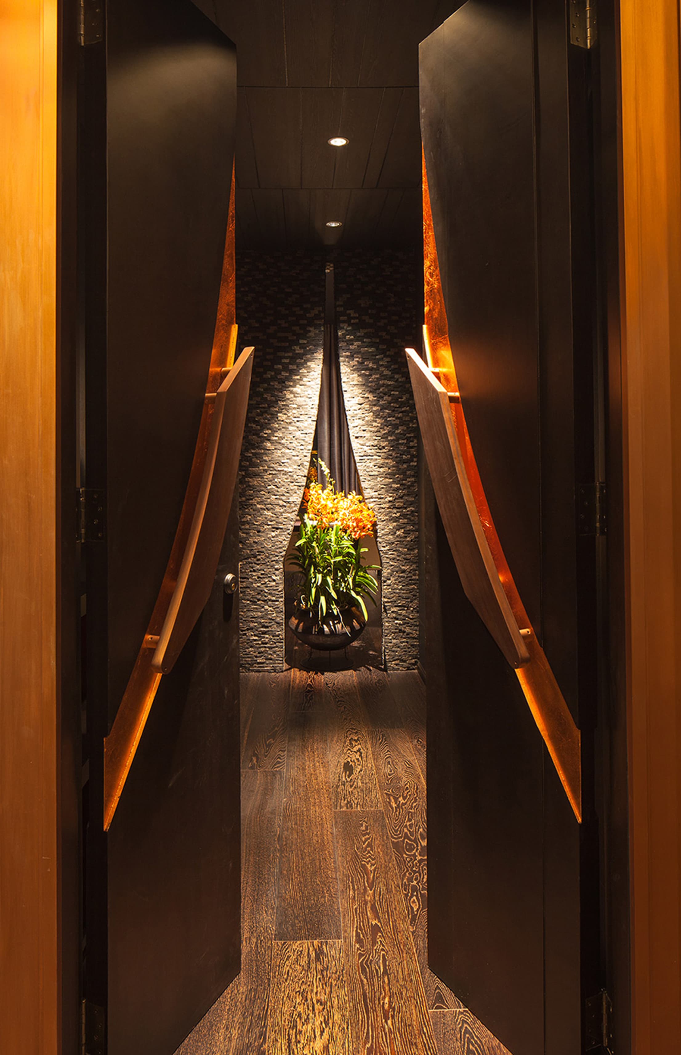 Sukhothai Residence interior design photo 8