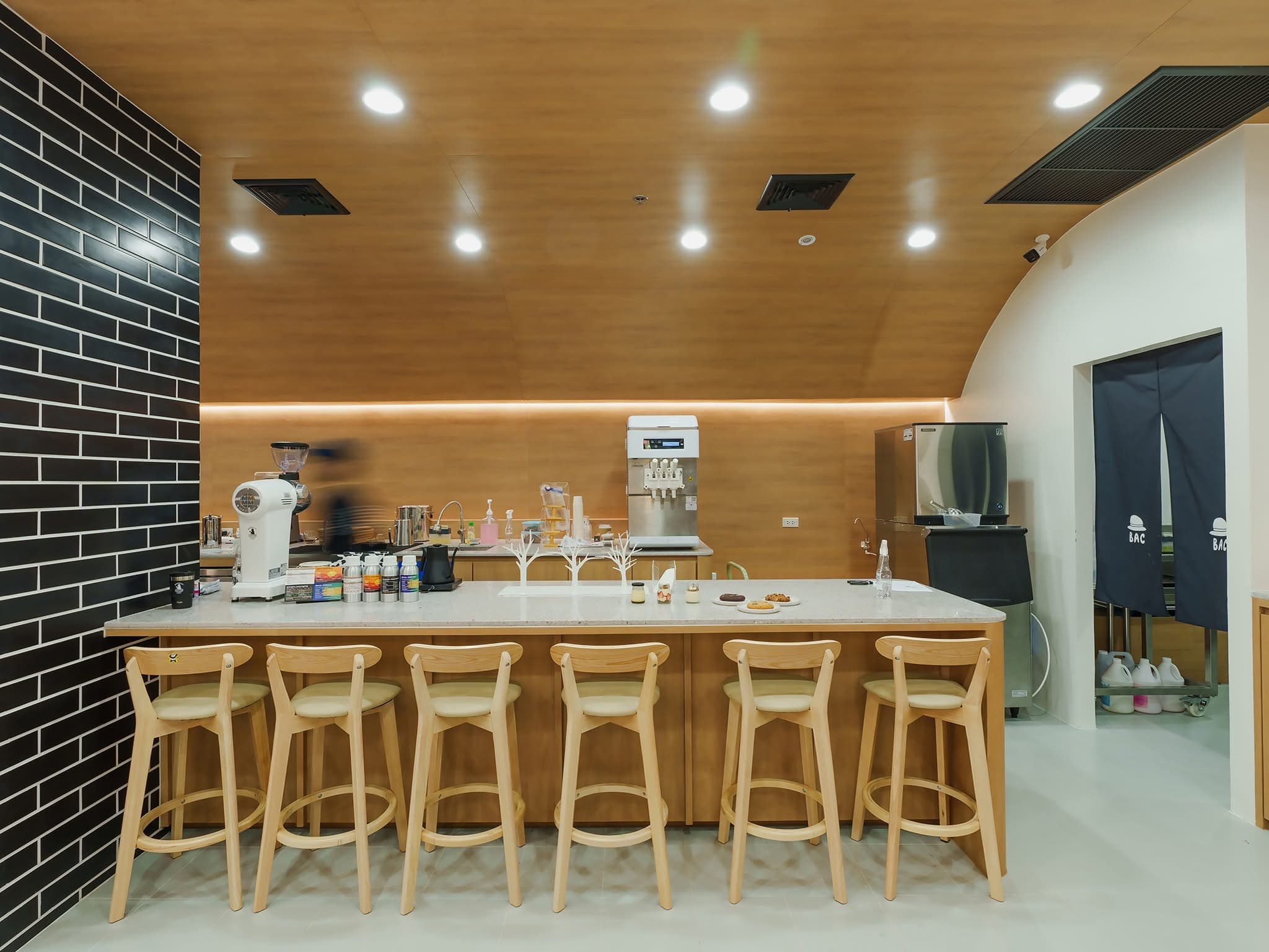 Baristart Central World interior design photo 4