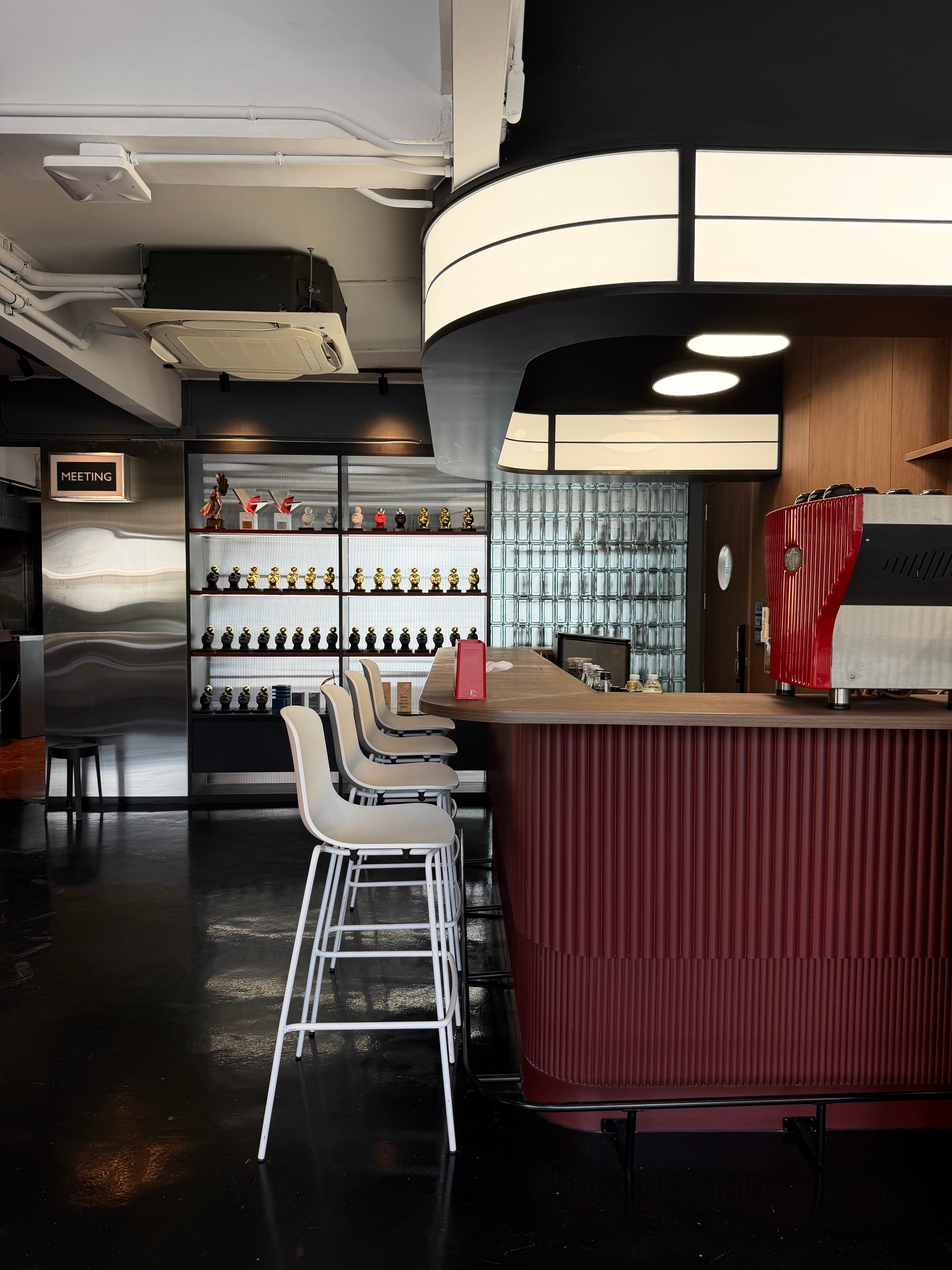 Jongluckdee Office interior design photo 1