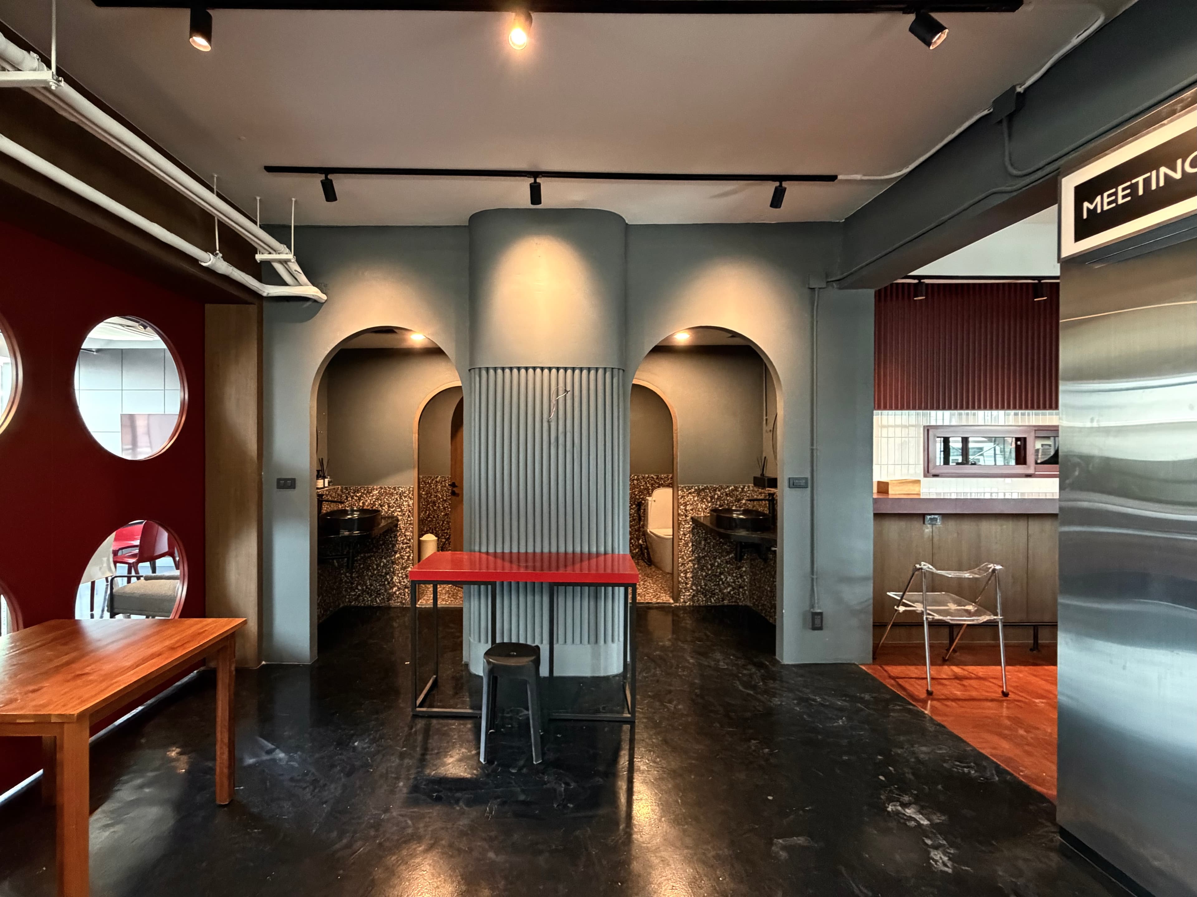 Jongluckdee Office interior design photo 5
