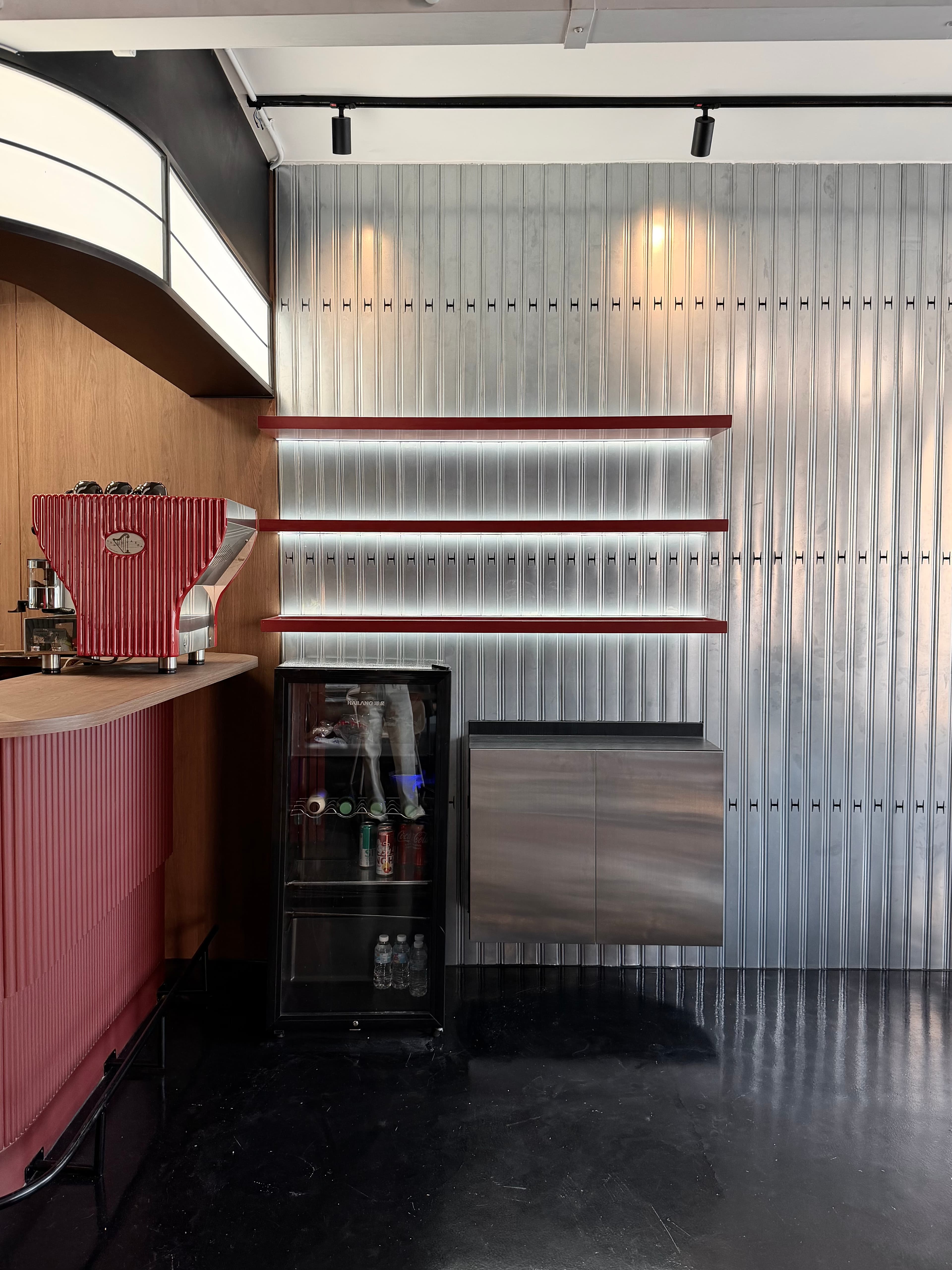 Jongluckdee Office interior design photo 6