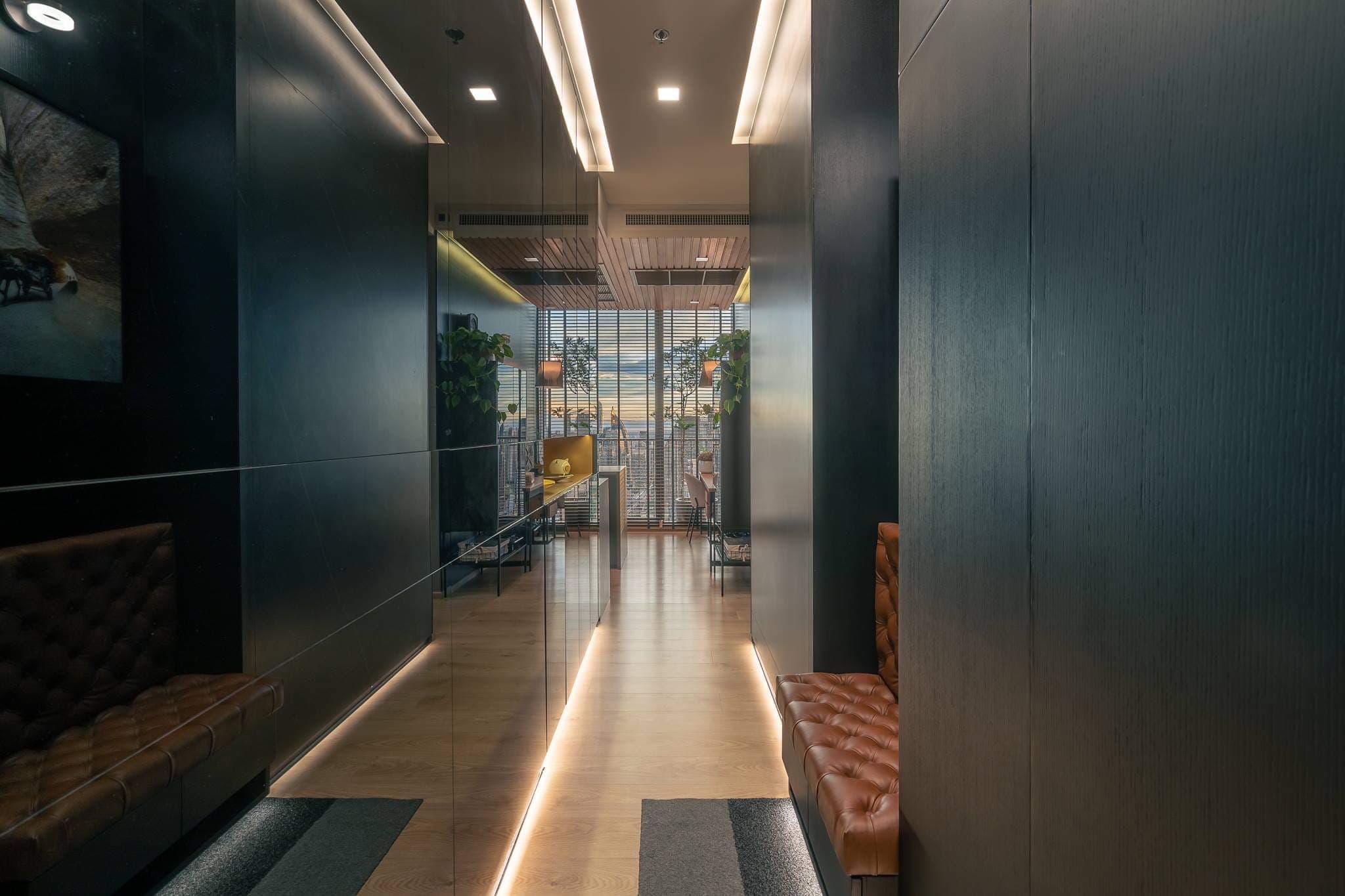 Condo Noble BE 19 interior design photo 1