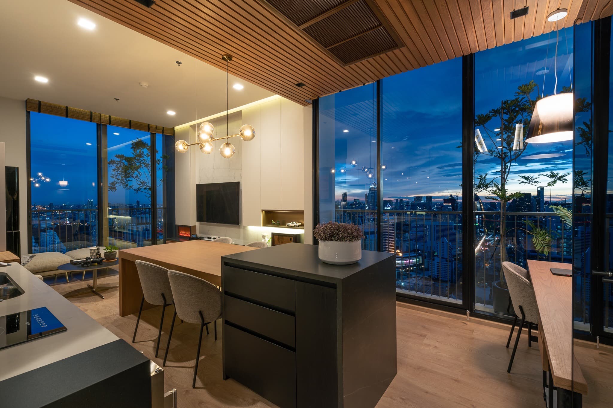 Condo Noble BE 19 interior design photo 6