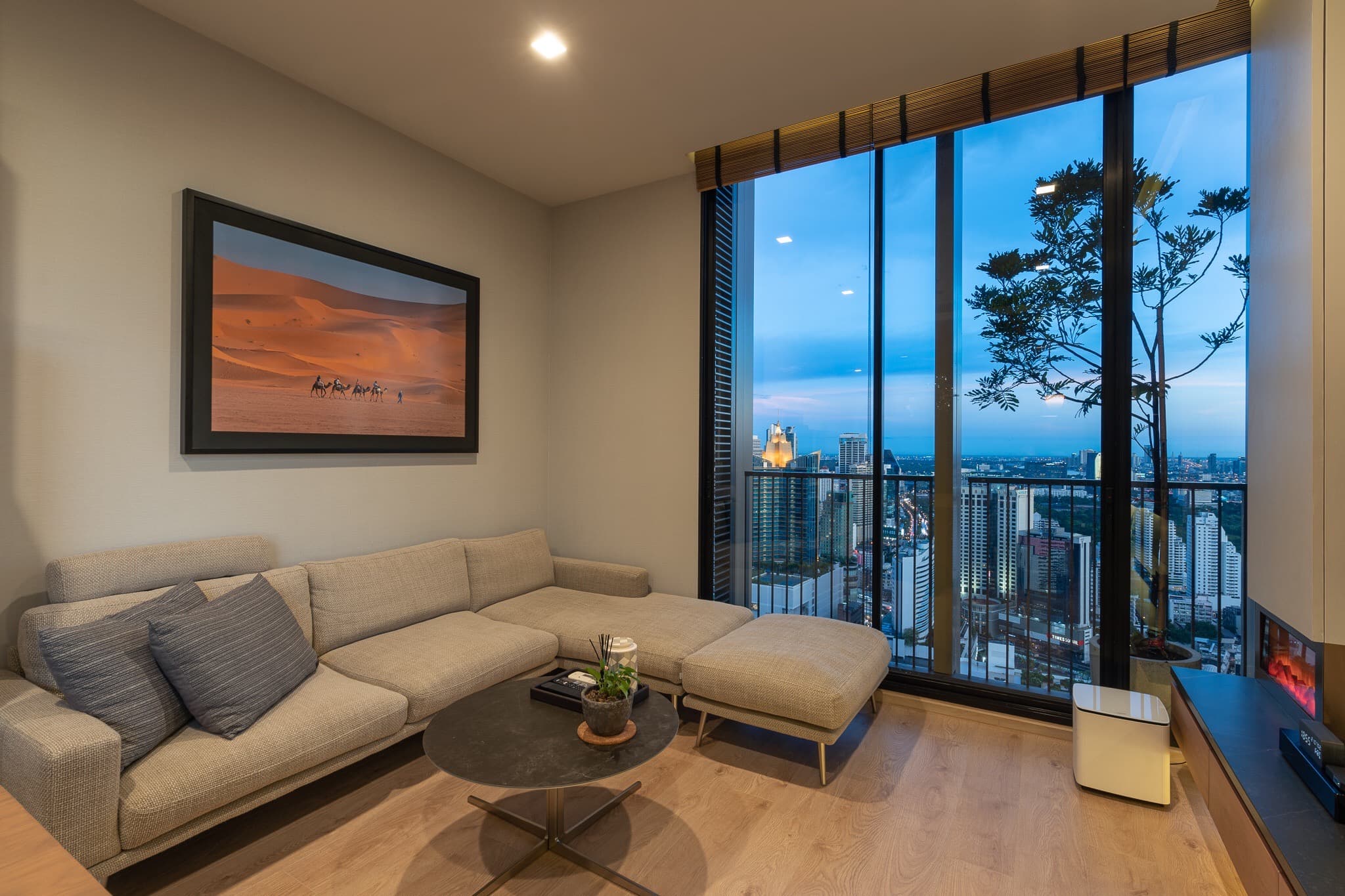 Condo Noble BE 19 interior design photo 7