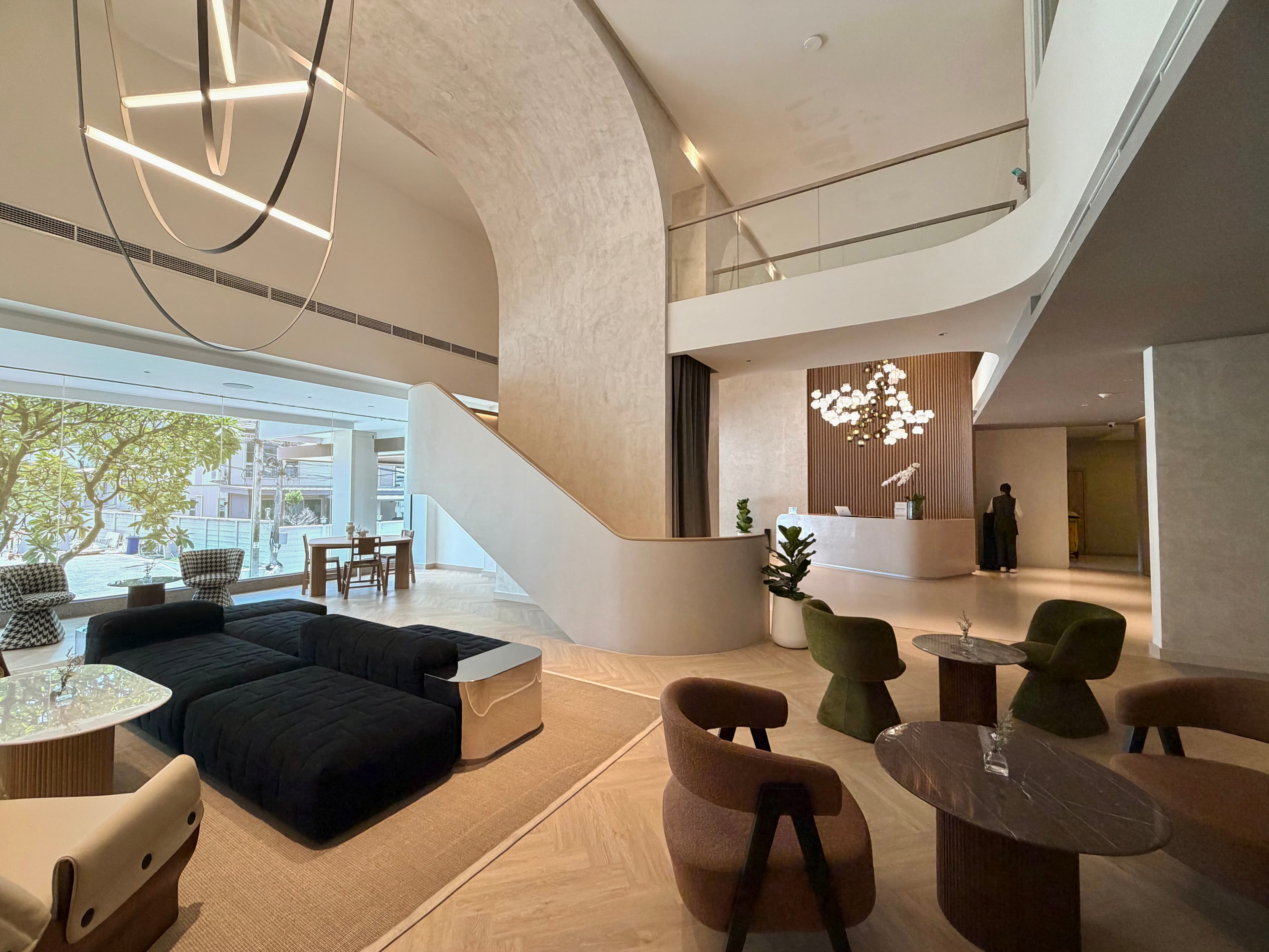 ROYs Hotel interior design photo 2