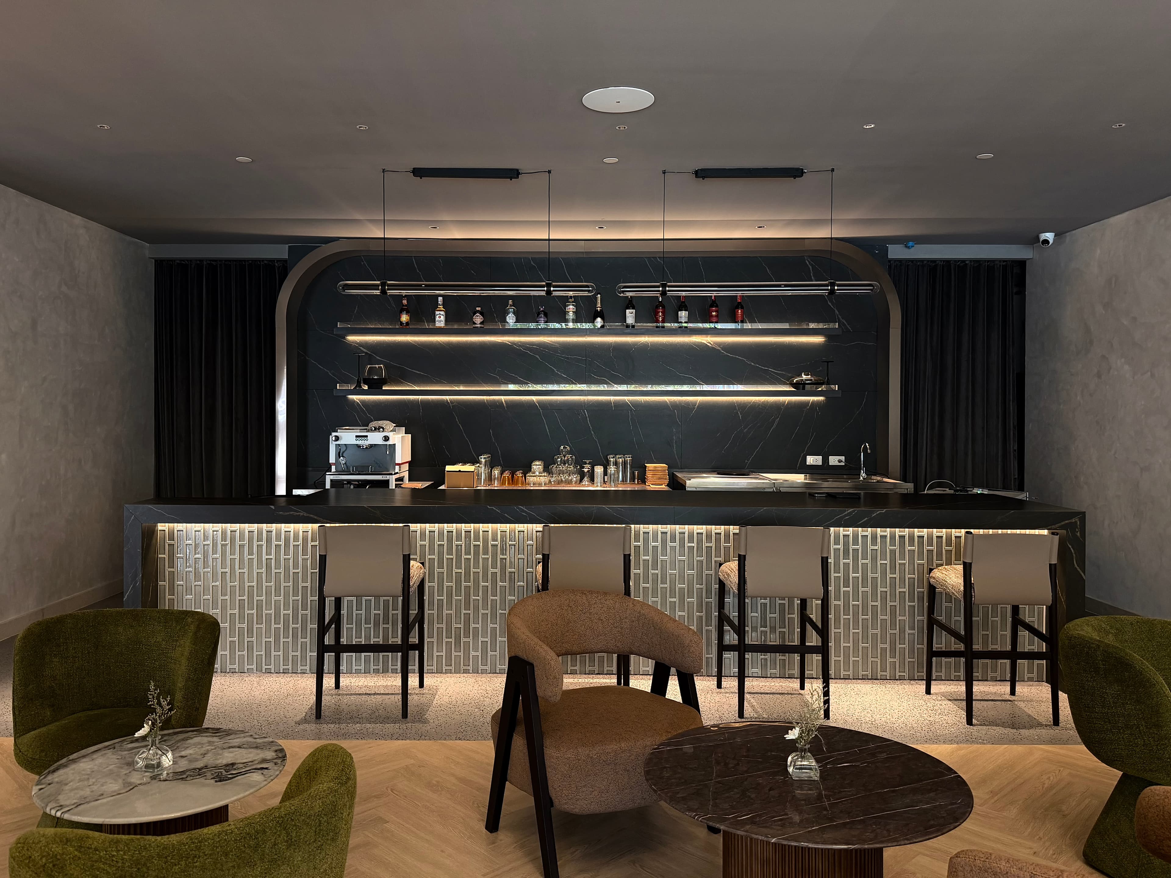 ROYs Hotel interior design photo 3