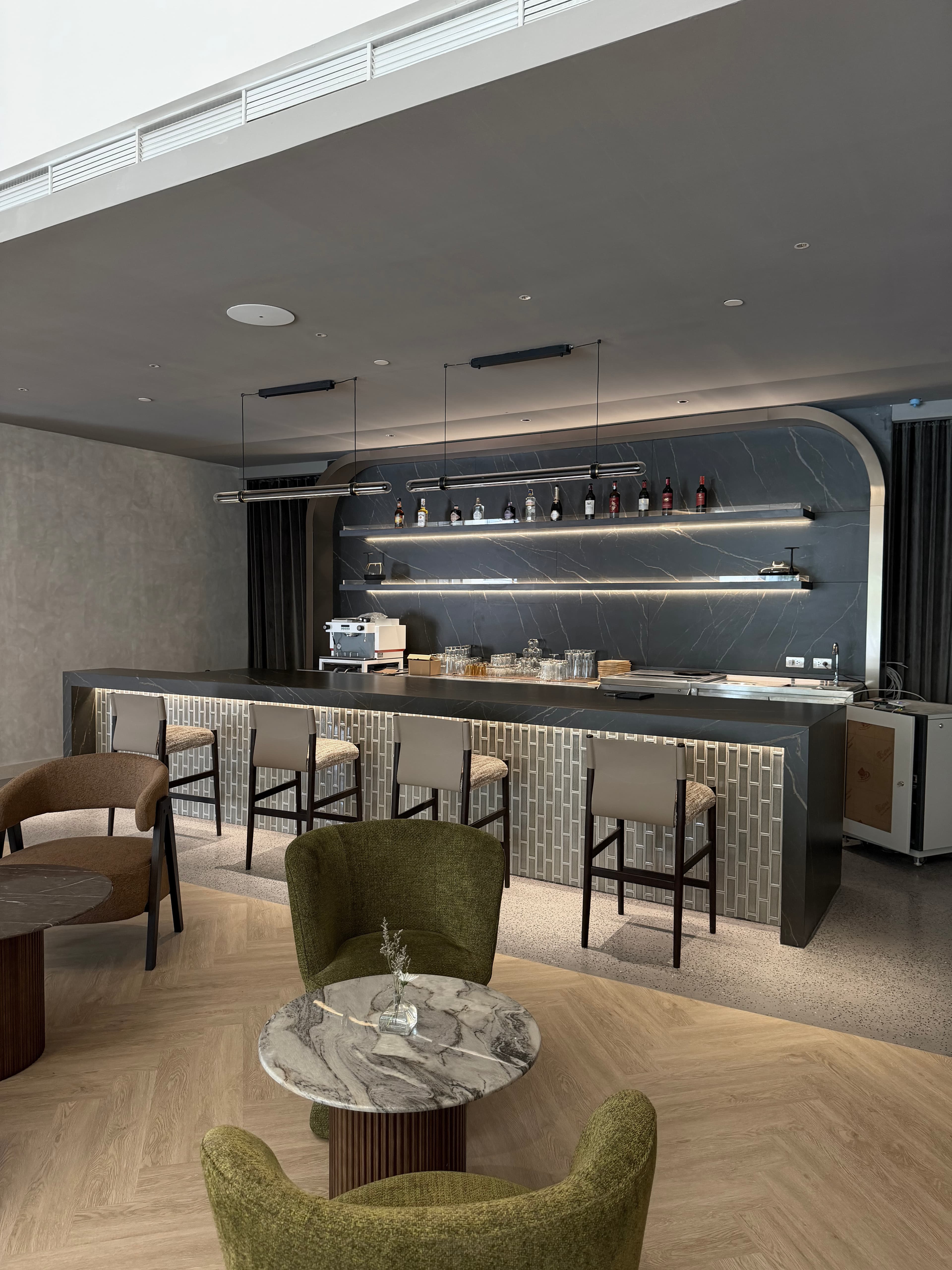 ROYs Hotel interior design photo 11