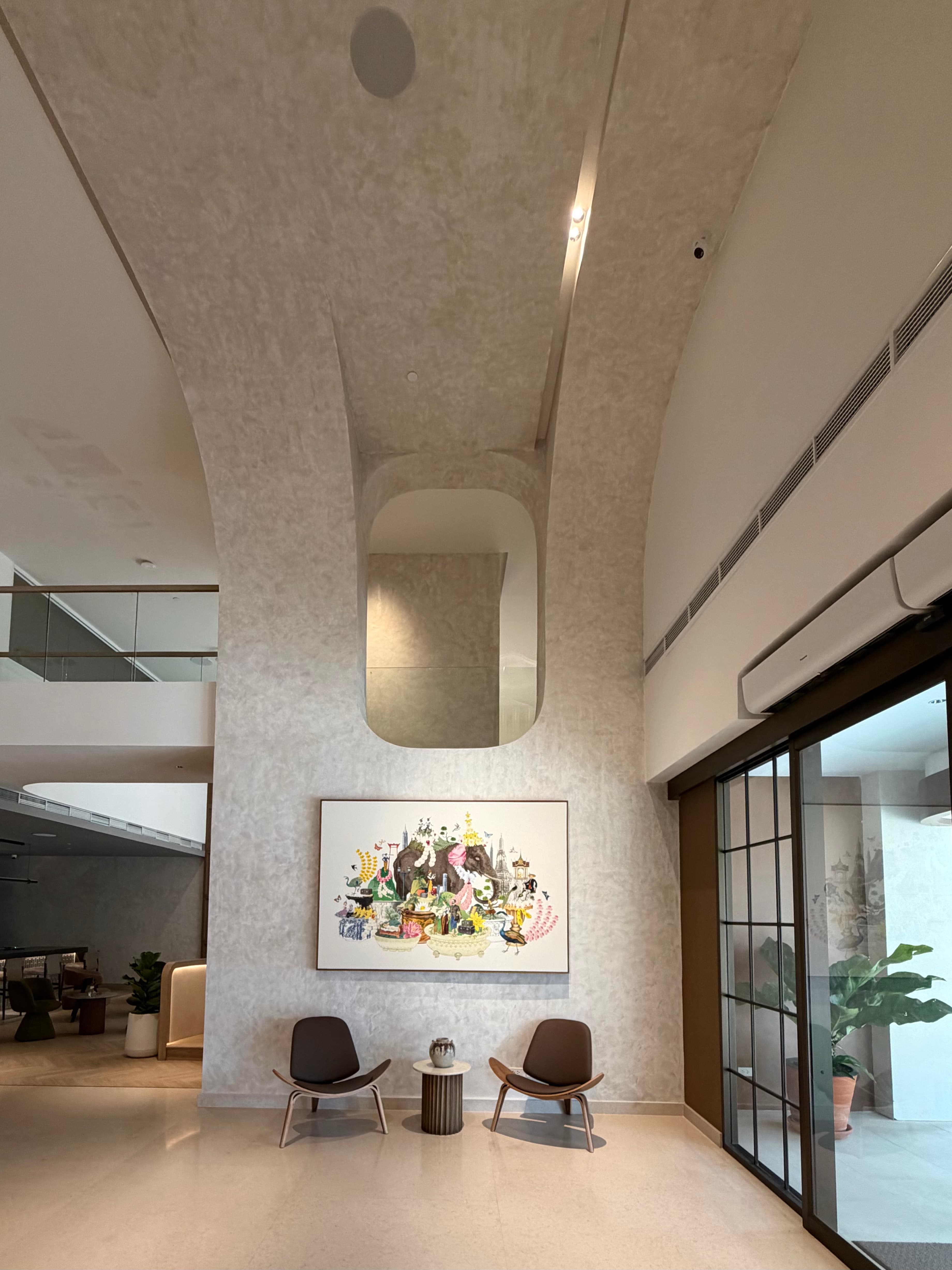 ROYs Hotel interior design photo 12