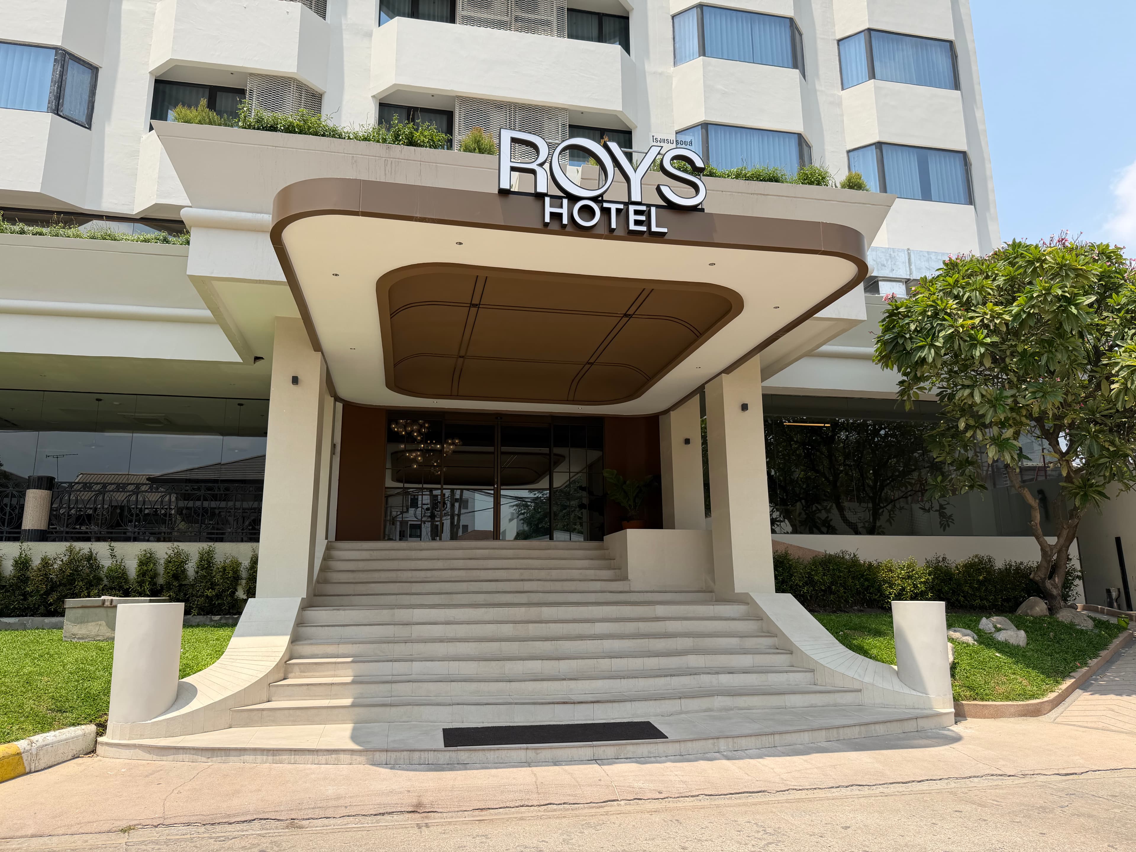 ROYs Hotel interior design photo 9