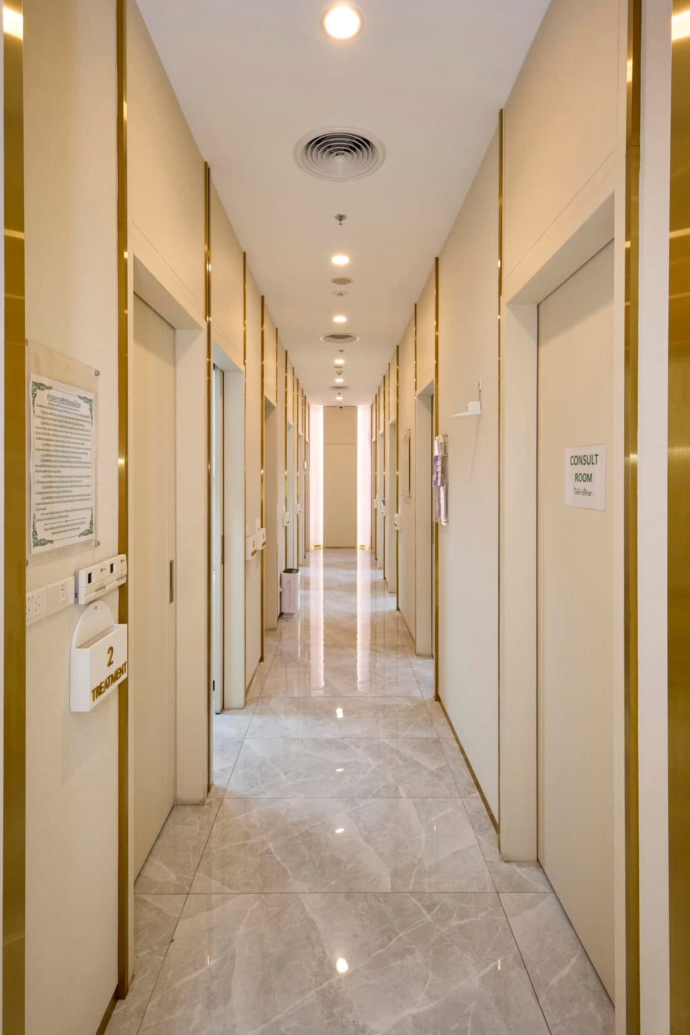 Romrawin Clinic (23 branches) interior design photo 8