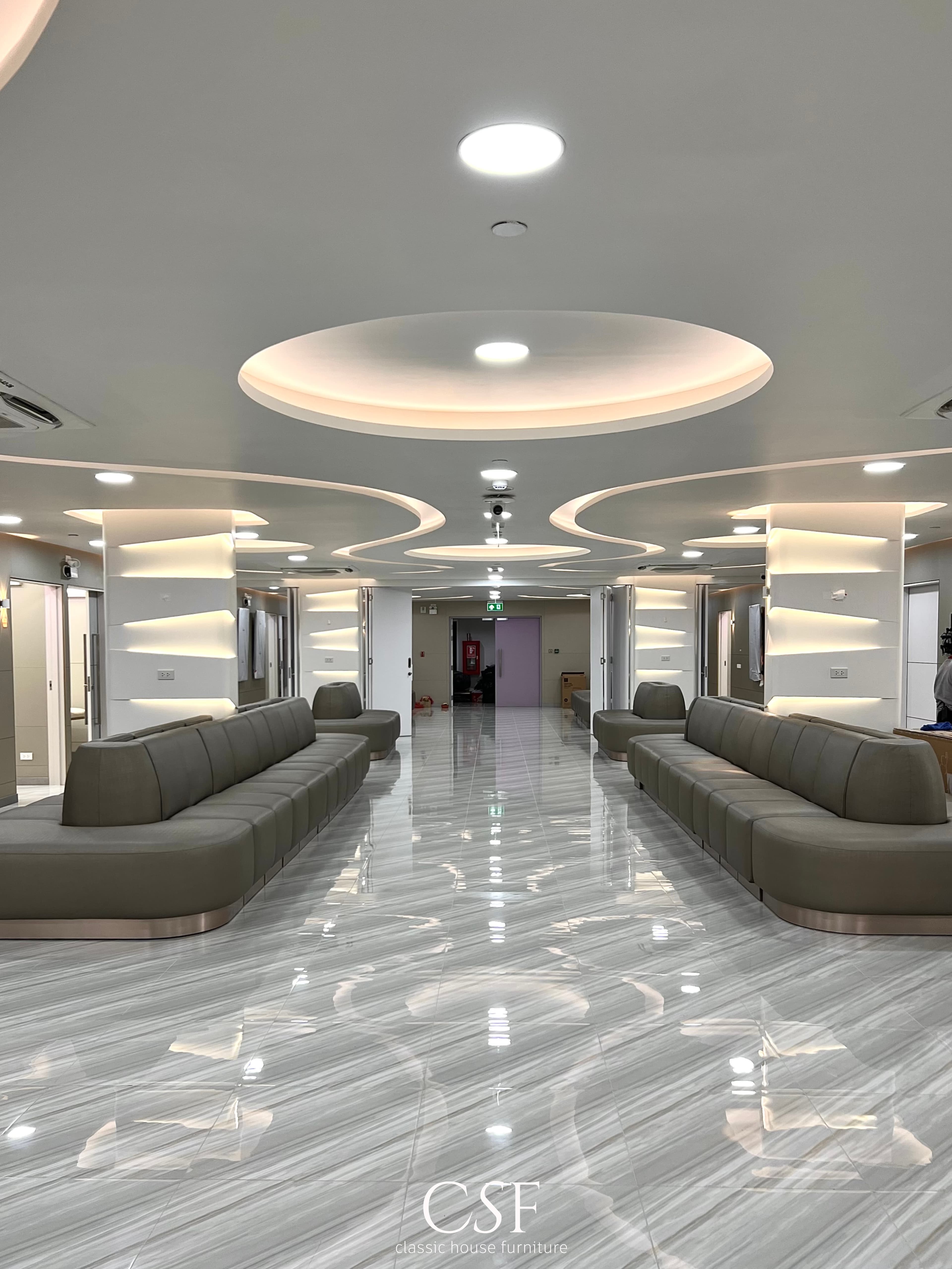 S Spine Hospital interior design photo 6