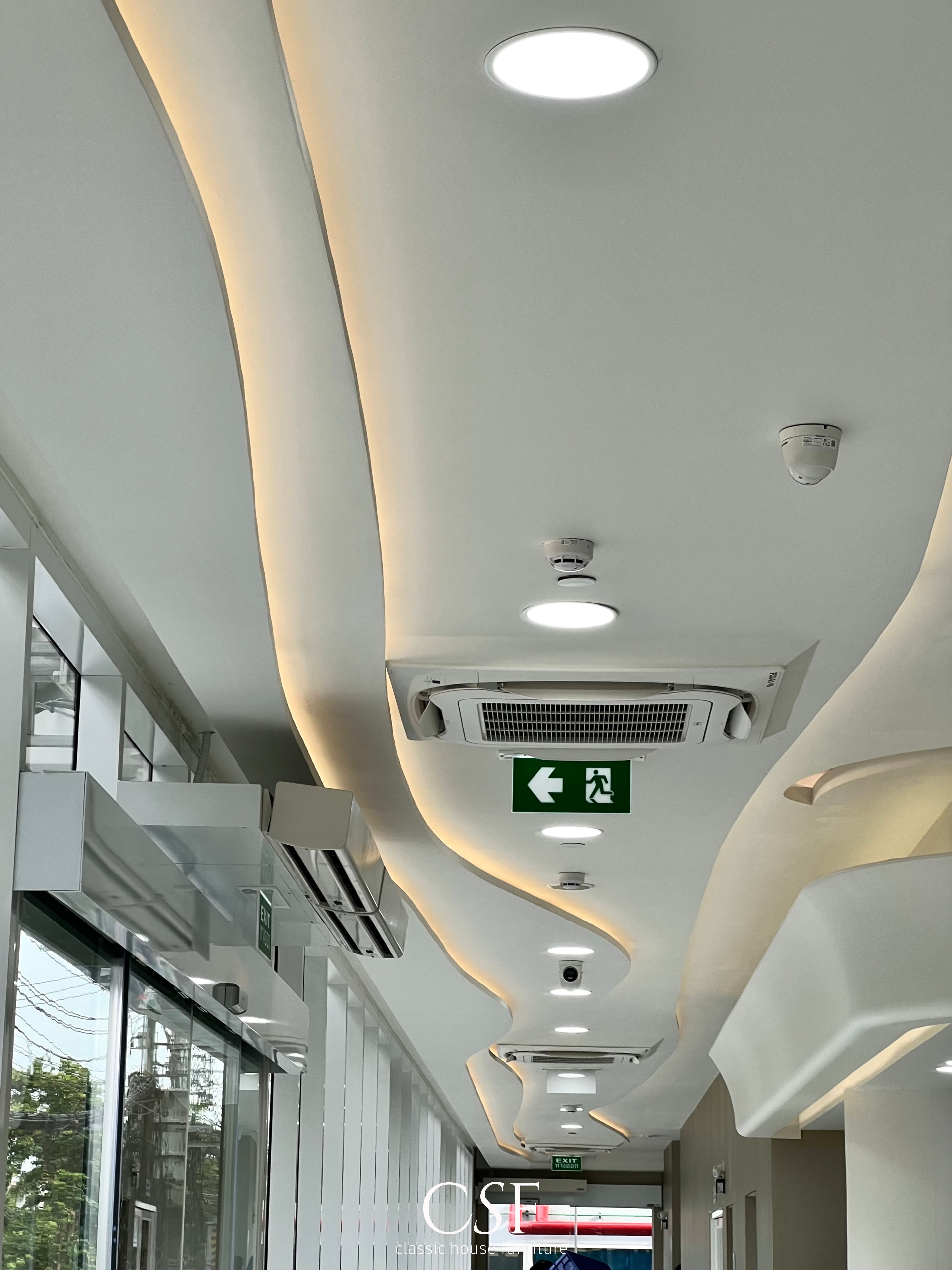 S Spine Hospital interior design photo 19
